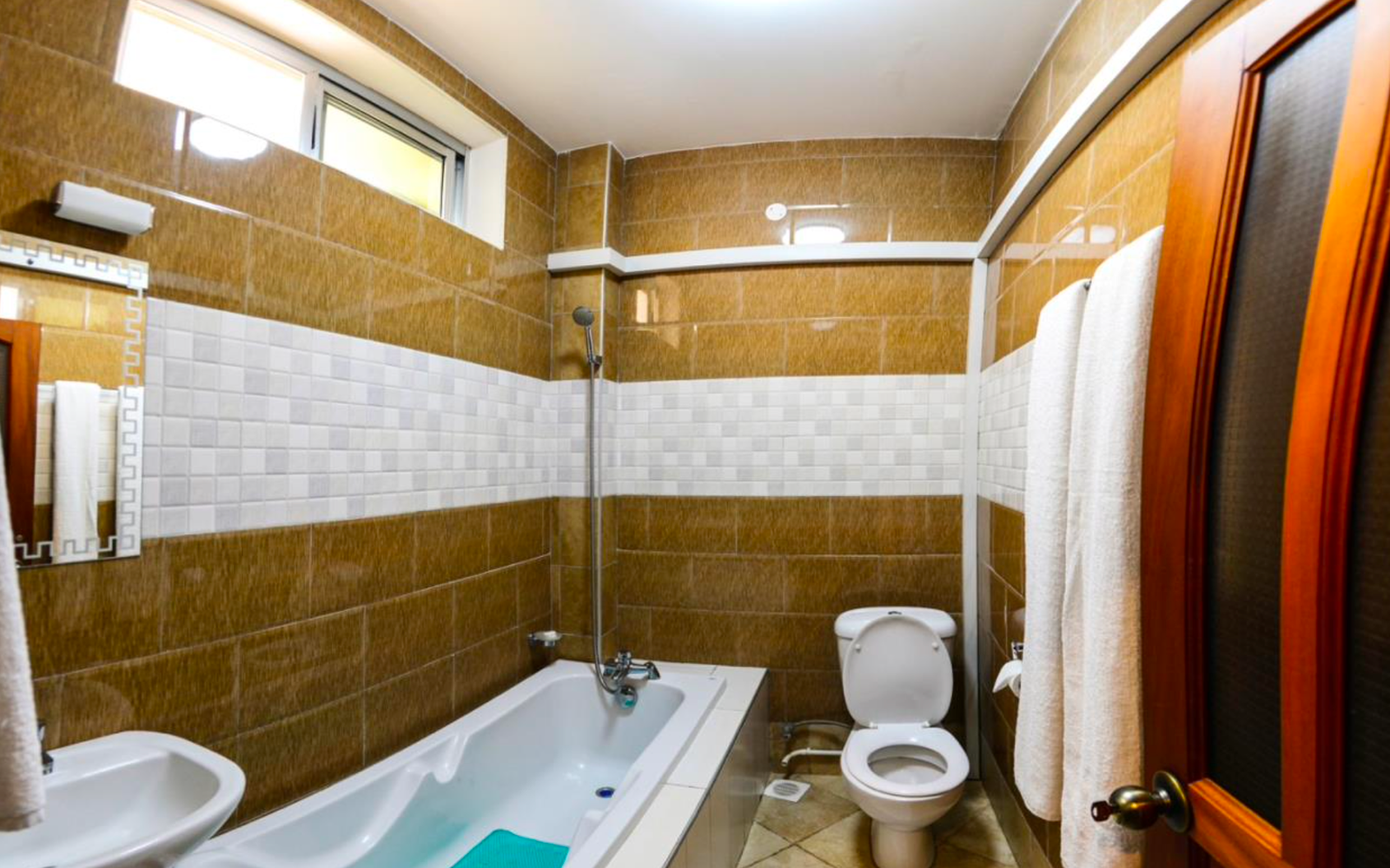 Standard Twin Room - View 5